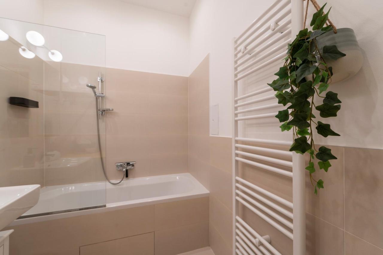 Josef'S Home I Premium Apartment In Ideal Location Вена Экстерьер фото